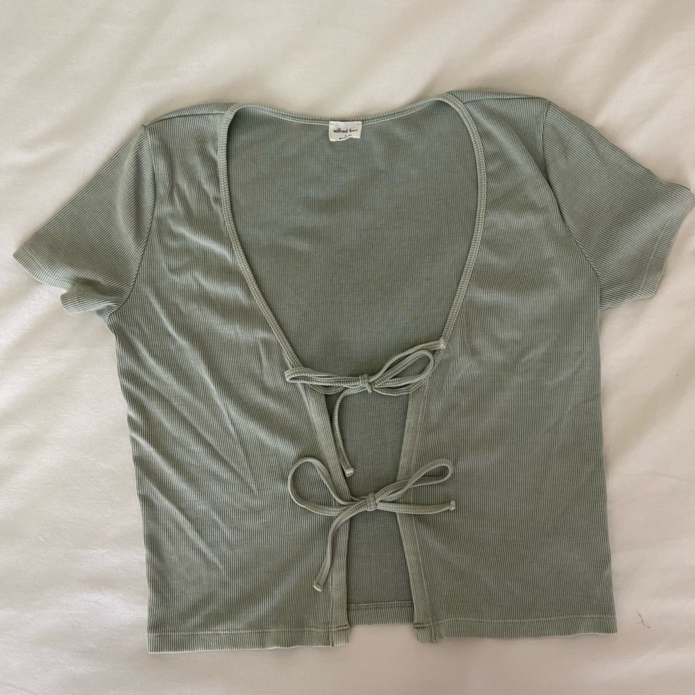 Adorable Aritzia Wilfred Free tie-front top